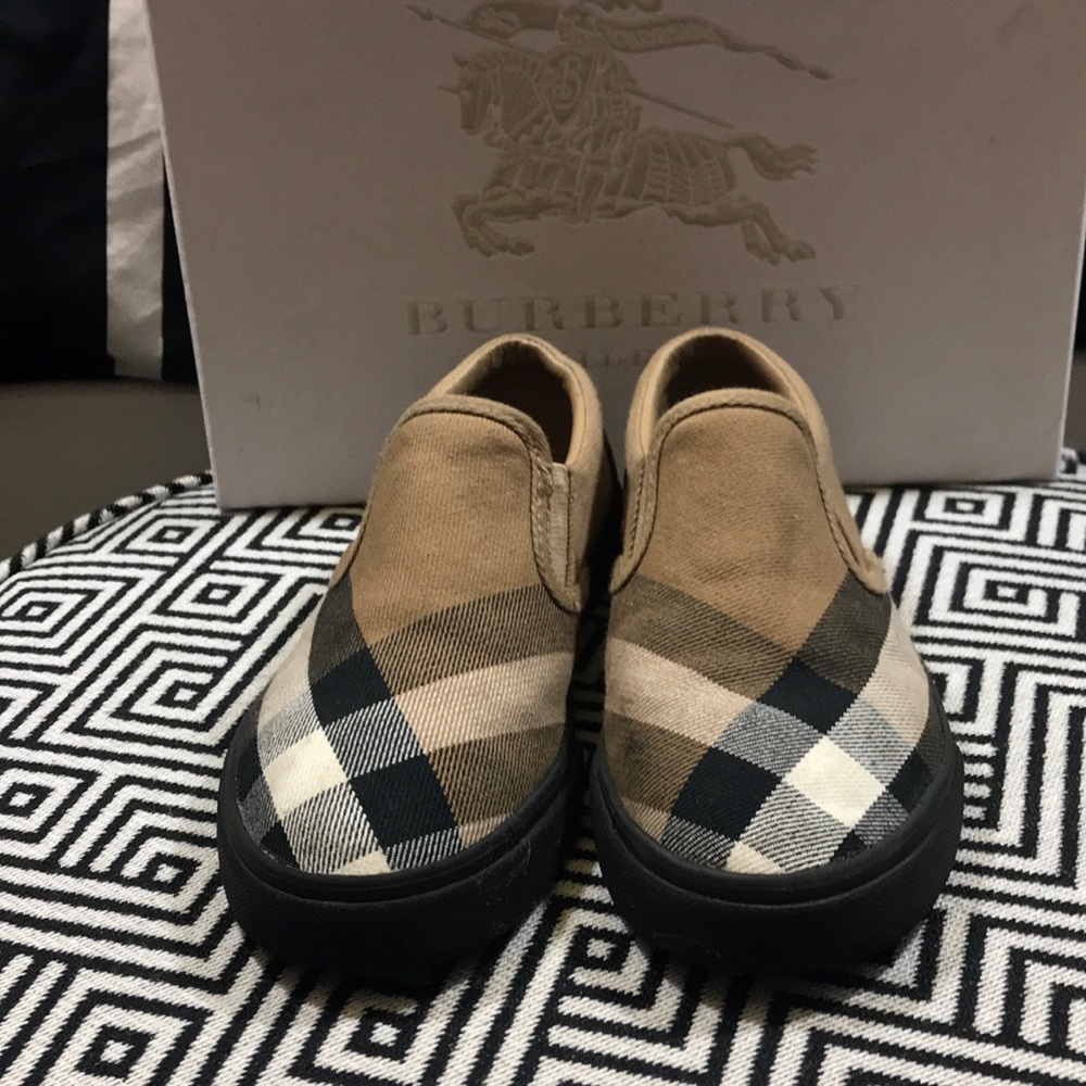 Burberry sneaker style vans
